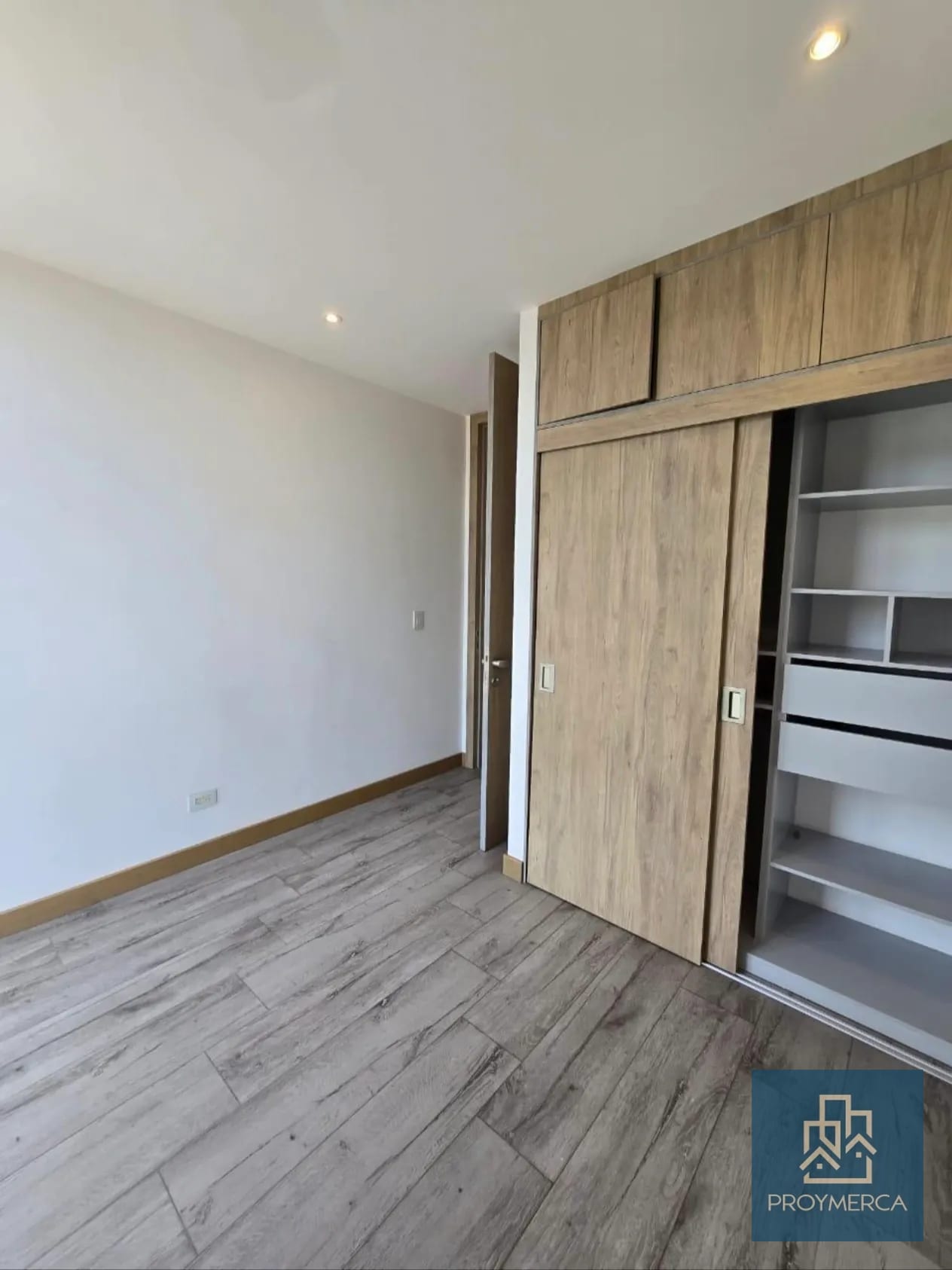 Bonito y Amplio Apartamento en Alquiler zona 16 — Apartamento en Alquiler en Zona 16, Guatemala, Ciudad — foto 9 de 12