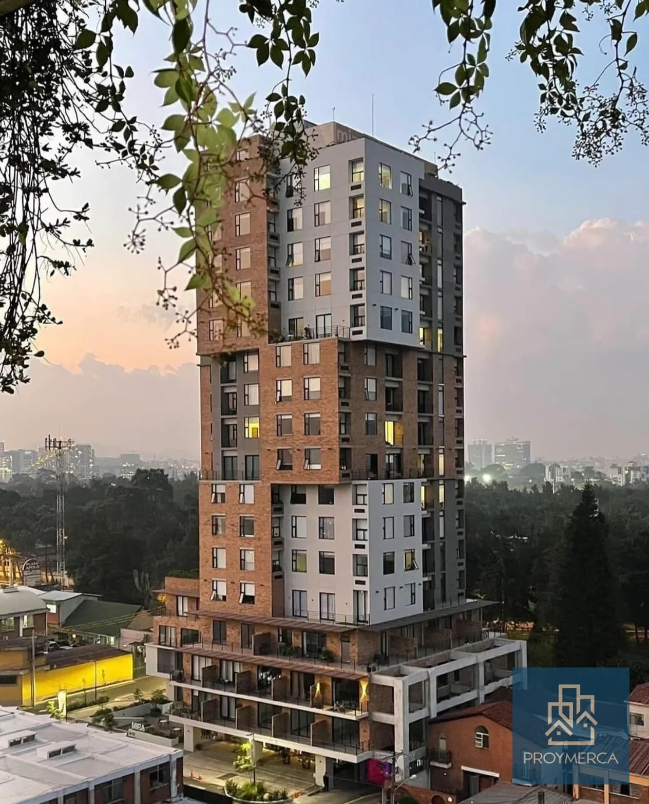 Apartamento en Alquiler zona 10 — Apartamento en Alquiler en Mira, Zona 10, Guatemala, Ciudad — foto 1 de 15