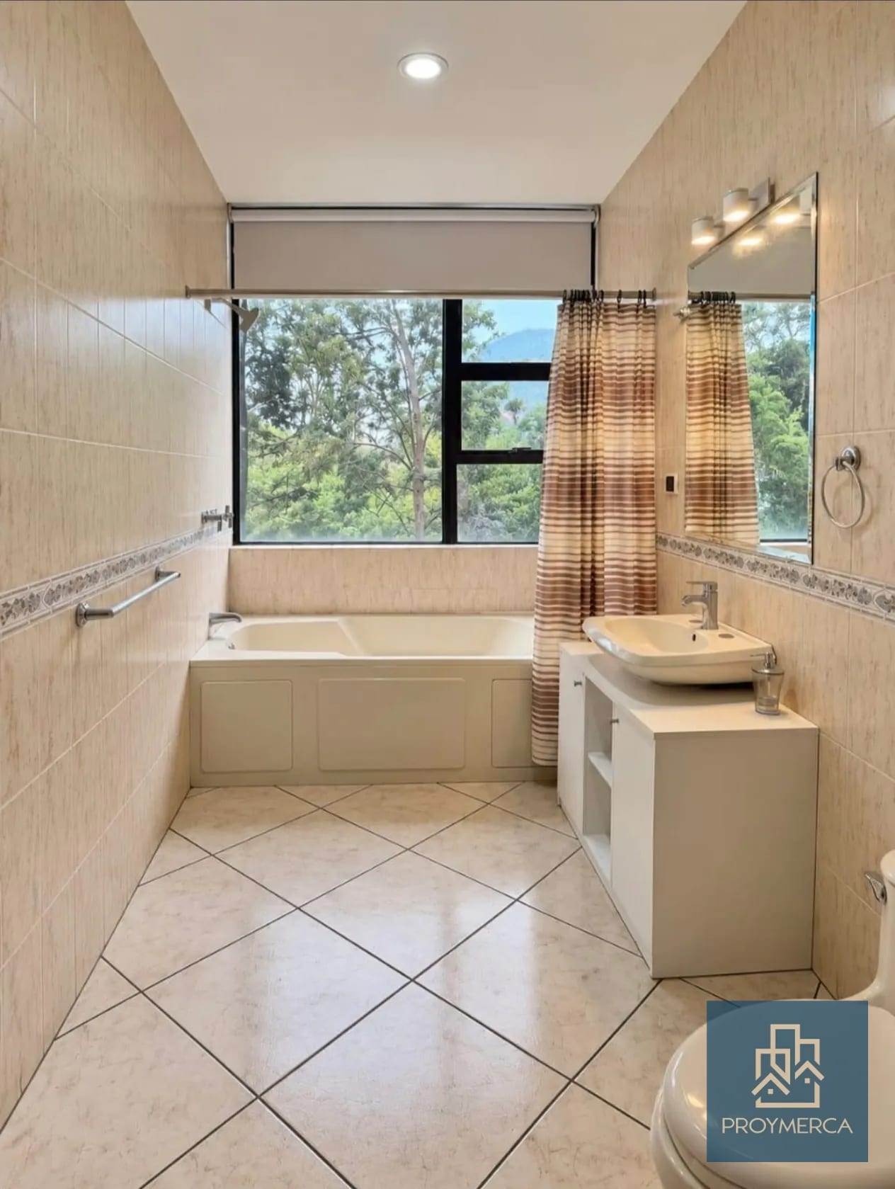Apartamento Amueblado en Alquiler zona 10 — Apartamento en Alquiler en Zona 10, Guatemala, Ciudad — foto 11 de 14