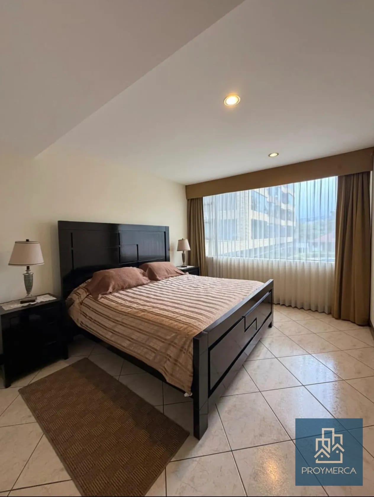 Apartamento Amueblado en Alquiler zona 10 — Apartamento en Alquiler en Zona 10, Guatemala, Ciudad — foto 12 de 14