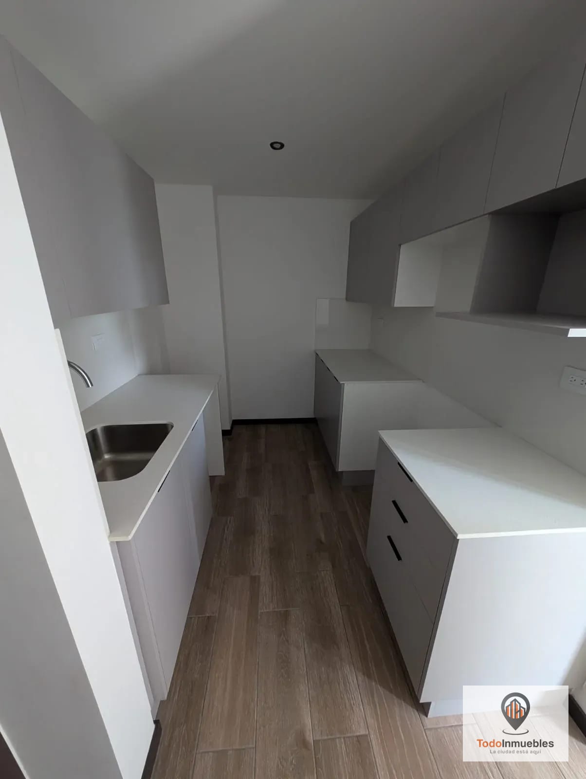 Apartamento en Venta en Altaire z11 — Apartamento en Venta en Zona 11, Guatemala, Ciudad — foto 2 de 14