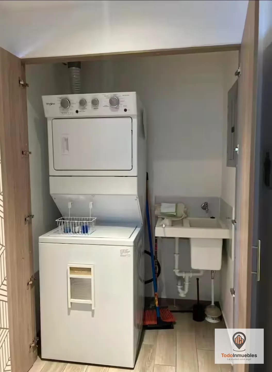 Apartamento amueblado 1 dormitorio Parque 10 z10 — Apartamento en Alquiler en Parque 10, Zona 10, Guatemala, Ciudad — foto 4 de 12