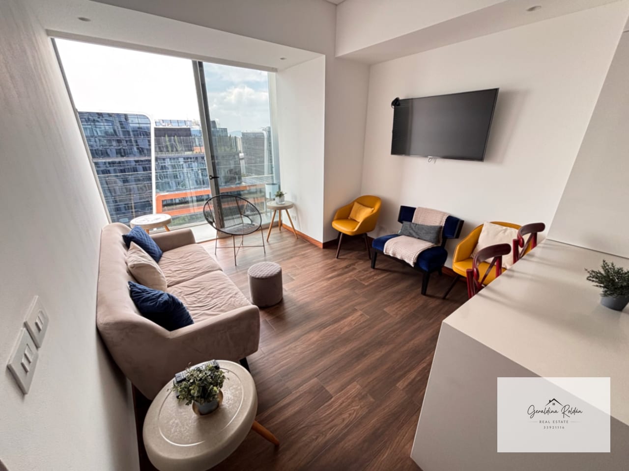 Súper bien ubicado apartamento en renta en z 10 Avia amueblado — Apartamento en Alquiler en Avia, Zona 10, Guatemala, Ciudad — foto 2 de 10