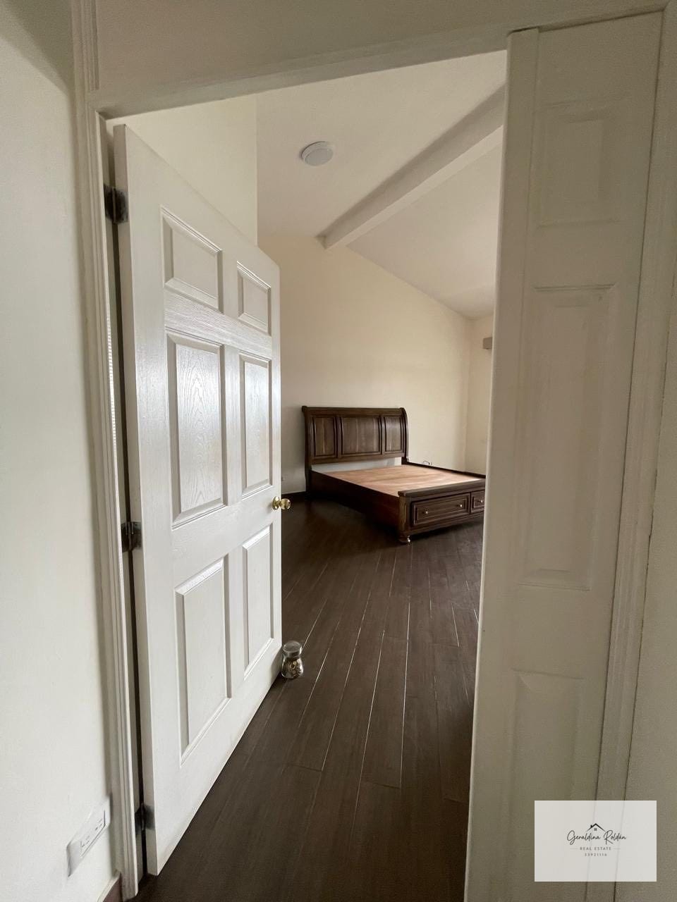320 m de apto, dos niveles tres habitaciones cuatro parqueos VENTA — Apartamento en Venta en Carretera a El Salvador, Guatemala, Ciudad — foto 8 de 10