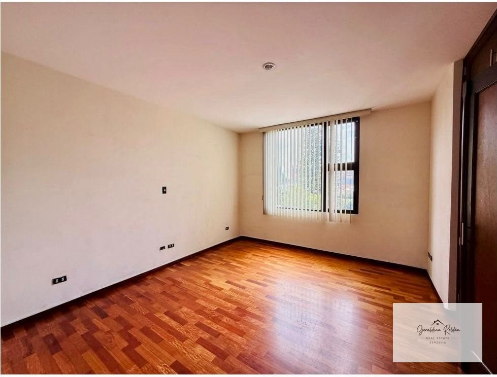 Amplio apartamento en renta zona 13 , tres habitaciones — Apartamento en Alquiler en Cobira, Zona 13, Guatemala, Ciudad — foto 8 de 9