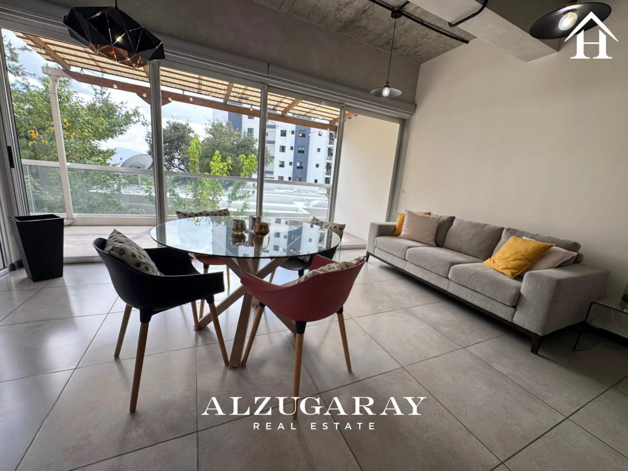Apartamento Amueblado 2 Hab. / Edificio en Zona 15 — Apartamento en Alquiler en Zona 15, Guatemala, Ciudad — foto 1 de 10