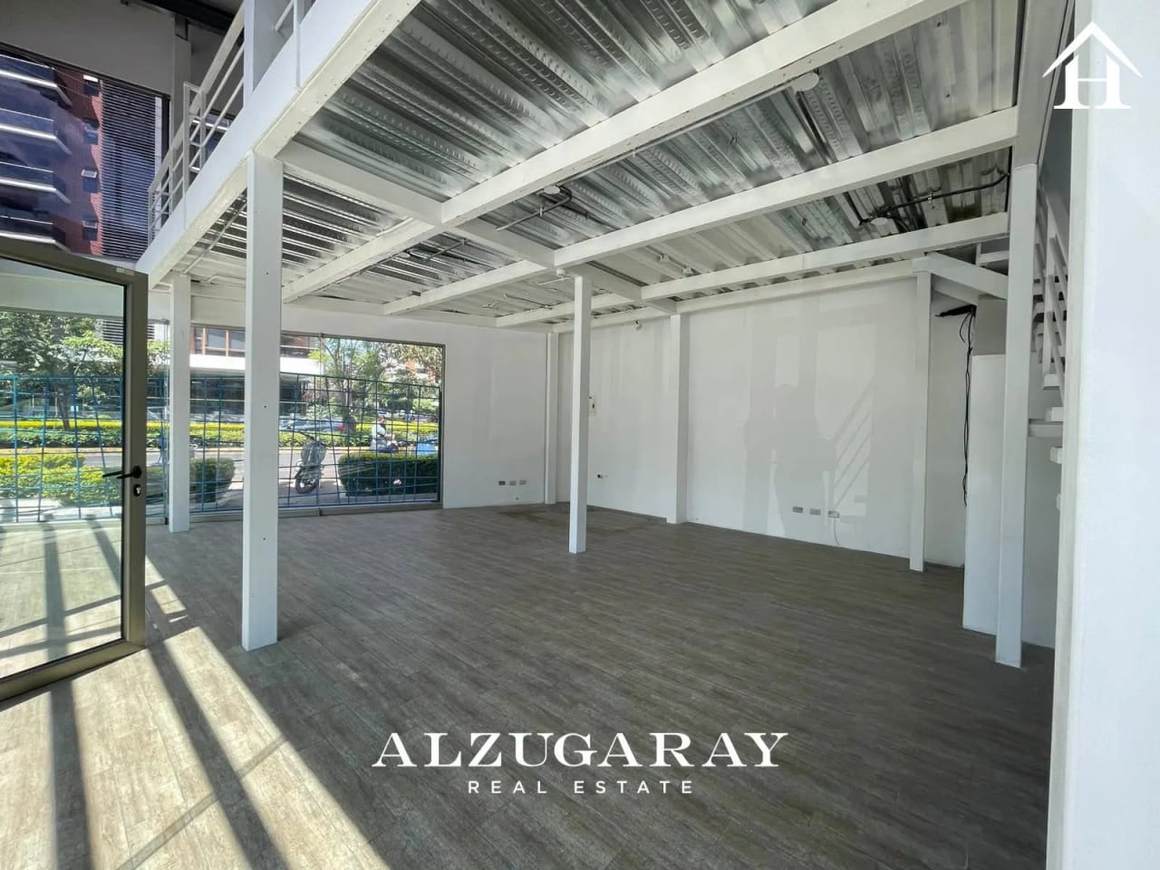 Local Comercial en Renta 80 MT2 | Plaza Comercial Z.14 — Apartamento en Alquiler en Zona 14, Guatemala, Ciudad — foto 2 de 6
