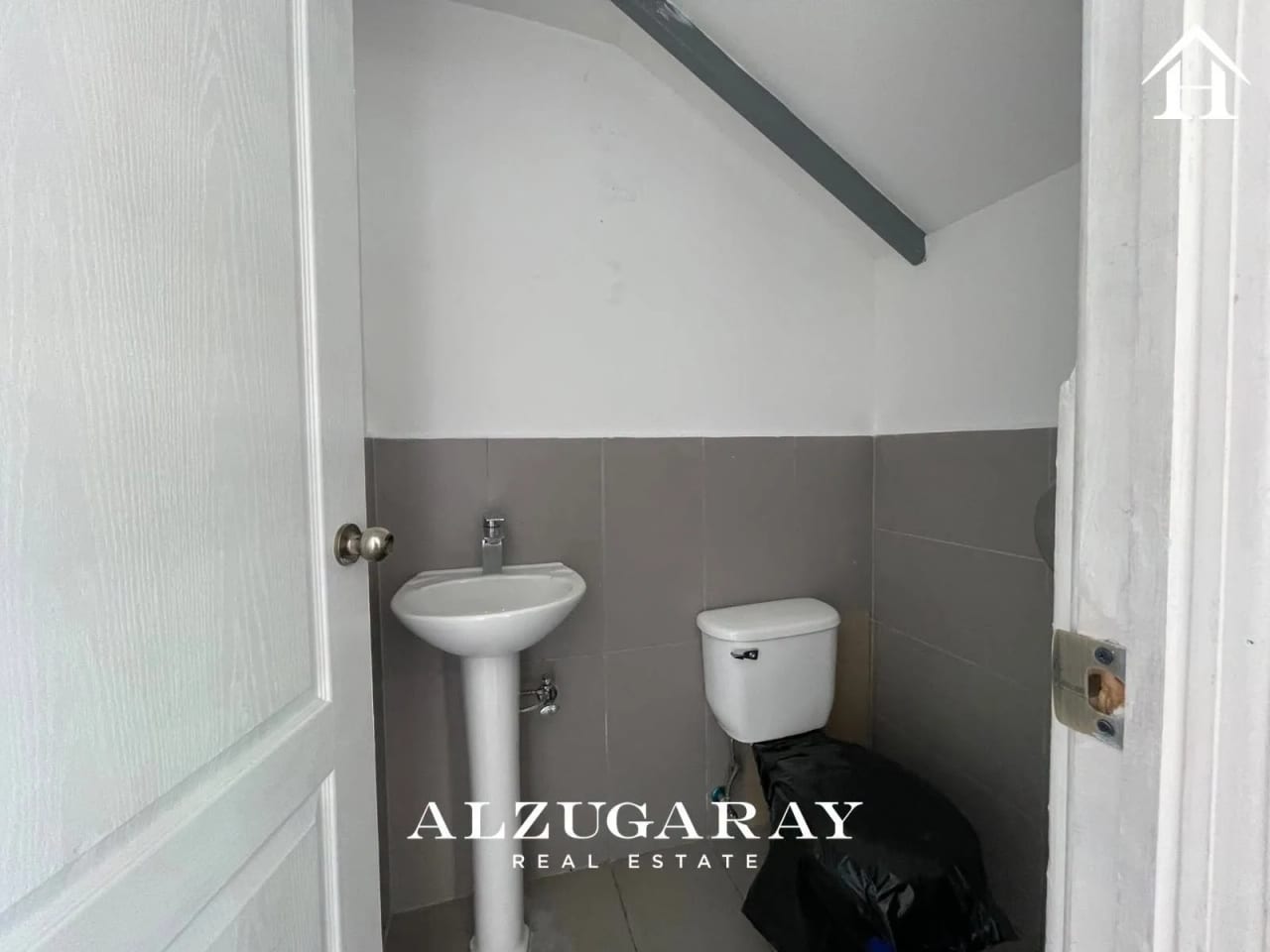 Local Comercial en Renta 80 MT2 | Plaza Comercial Z.14 — Apartamento en Alquiler en Zona 14, Guatemala, Ciudad — foto 5 de 6