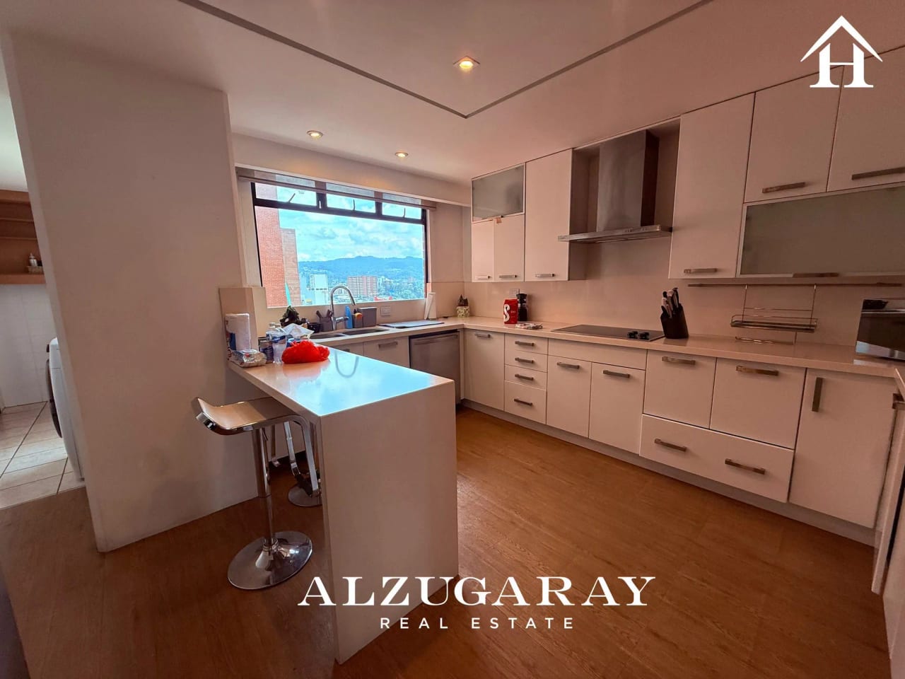 Apartamento Nivel Alto en Renta 3 Hab. | San Ignacio III Zona 10 — Apartamento en Alquiler en San Ignacio, Zona 10, Guatemala, Ciudad — foto 3 de 6