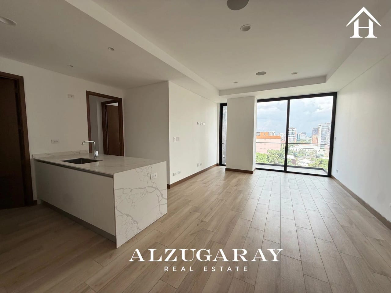Apartamento en Renta 3 Hab. | Ferre Diez Z.10 — Apartamento en Alquiler en Ferré Diez, Zona 10, Guatemala, Ciudad — foto 2 de 9