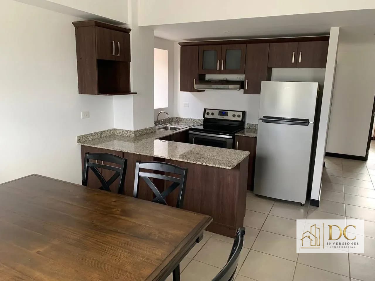 📍APARTAMENTO AMUEBLADO EN RENTA – 2 HAB + ESTUDIO | HEXA 16 | ZONA 16 — Apartamento en Alquiler en Hexa Cañada 16, Zona 16, Guatemala, Ciudad — foto 4 de 17