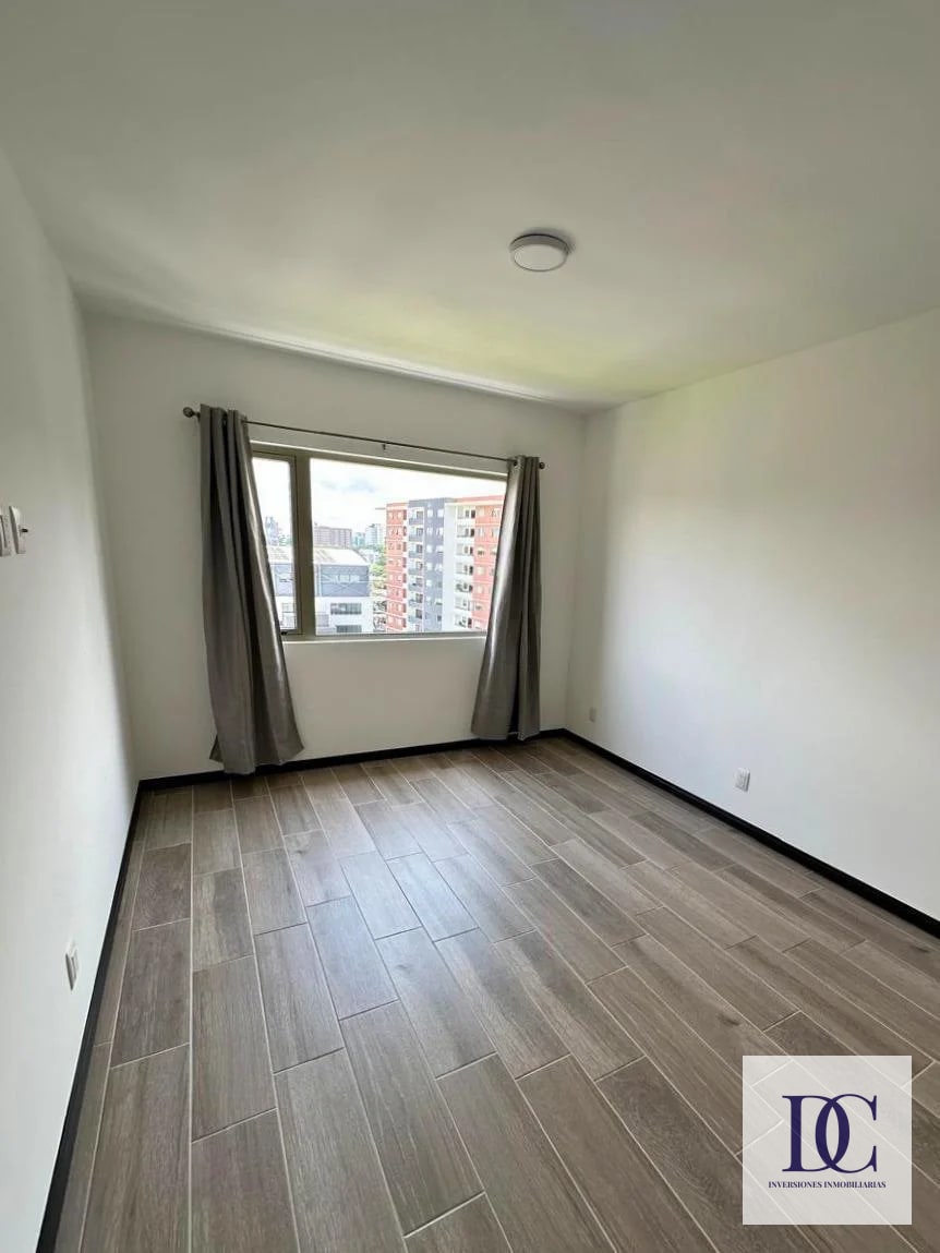 📍 APARTAMENTO EN RENTA – 3 HAB + NIVEL ALTO | EDIFICIO SEGHERÍA | ZONA 14 LA VILLA — Apartamento en Alquiler en Segheria, Zona 14, Guatemala, Ciudad — foto 8 de 15