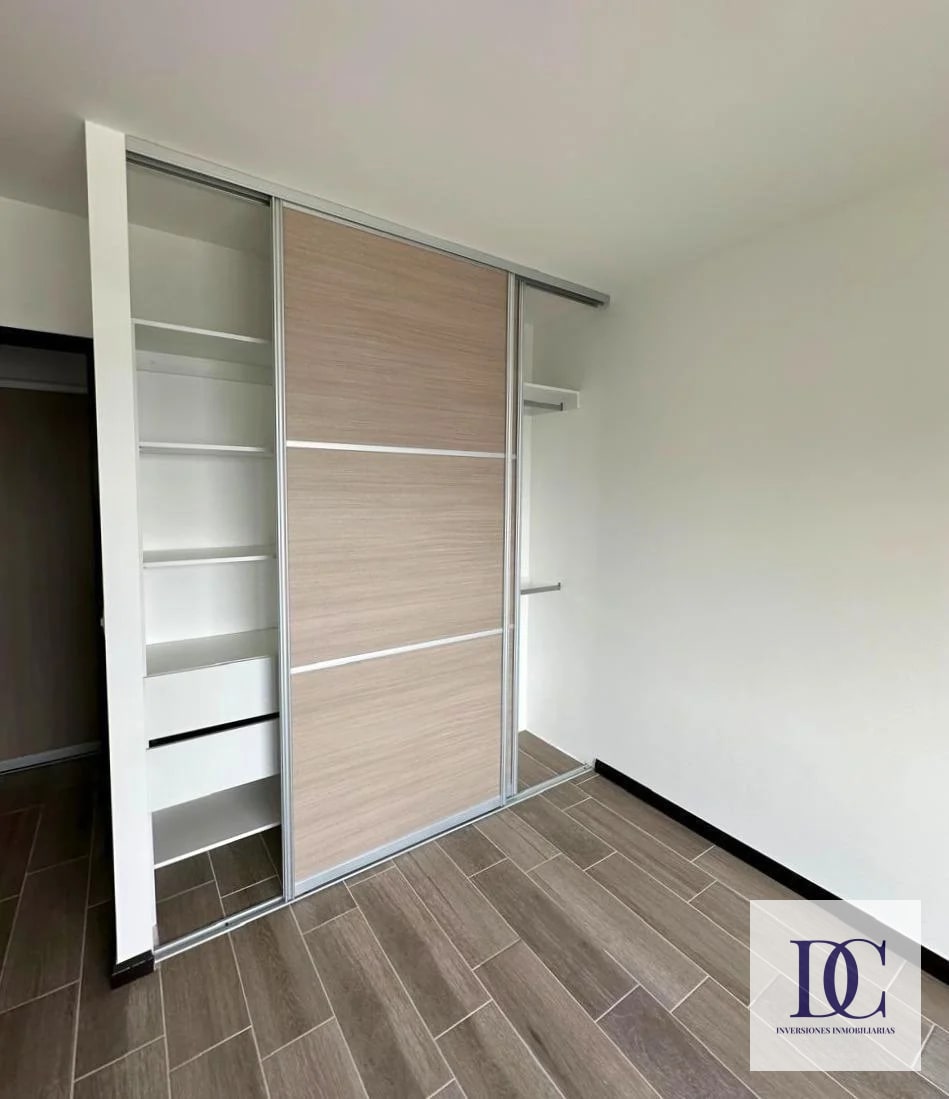 📍 APARTAMENTO EN RENTA – 3 HAB + NIVEL ALTO | EDIFICIO SEGHERÍA | ZONA 14 LA VILLA — Apartamento en Alquiler en Segheria, Zona 14, Guatemala, Ciudad — foto 9 de 15