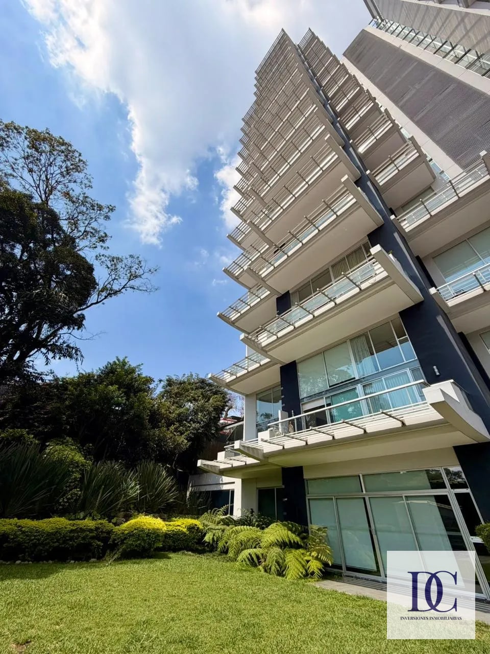 📍 APARTAMENTO EN RENTA – 2 HAB + DOBLE ALTURA | EDIFICIO ATRIUM | ZONA 10 — Apartamento en Alquiler en Atrium, Zona 10, Guatemala, Ciudad — foto 14 de 14