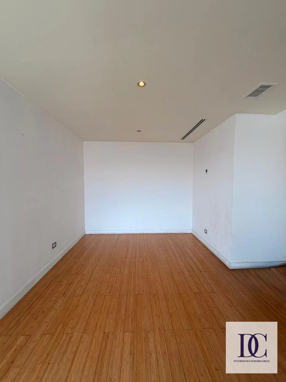 📍 APARTAMENTO EN VENTA – 2 HAB + DOBLE ALTURA | EDIFICIO ATRIUM | ZONA 10 — Apartamento en Venta en Atrium, Zona 10, Guatemala, Ciudad — foto 8 de 14