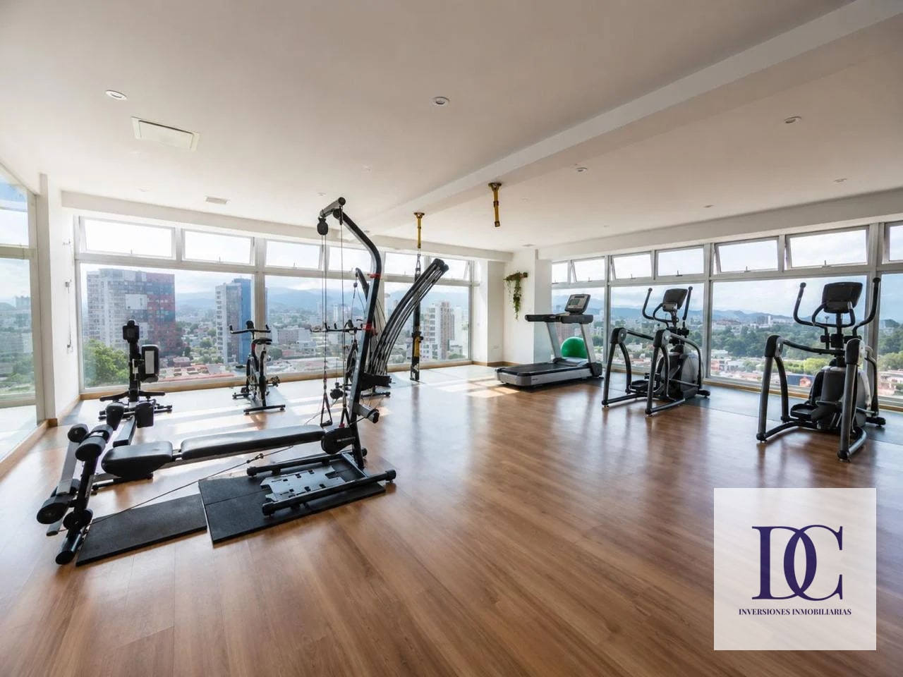 📍 APARTAMENTO AMUEBLADO EN RENTA – 2 HAB + NIVEL ALTO | CITY HAUS | ZONA 10 — Apartamento en Alquiler en City Haus, Zona 10, Guatemala, Ciudad — foto 7 de 10