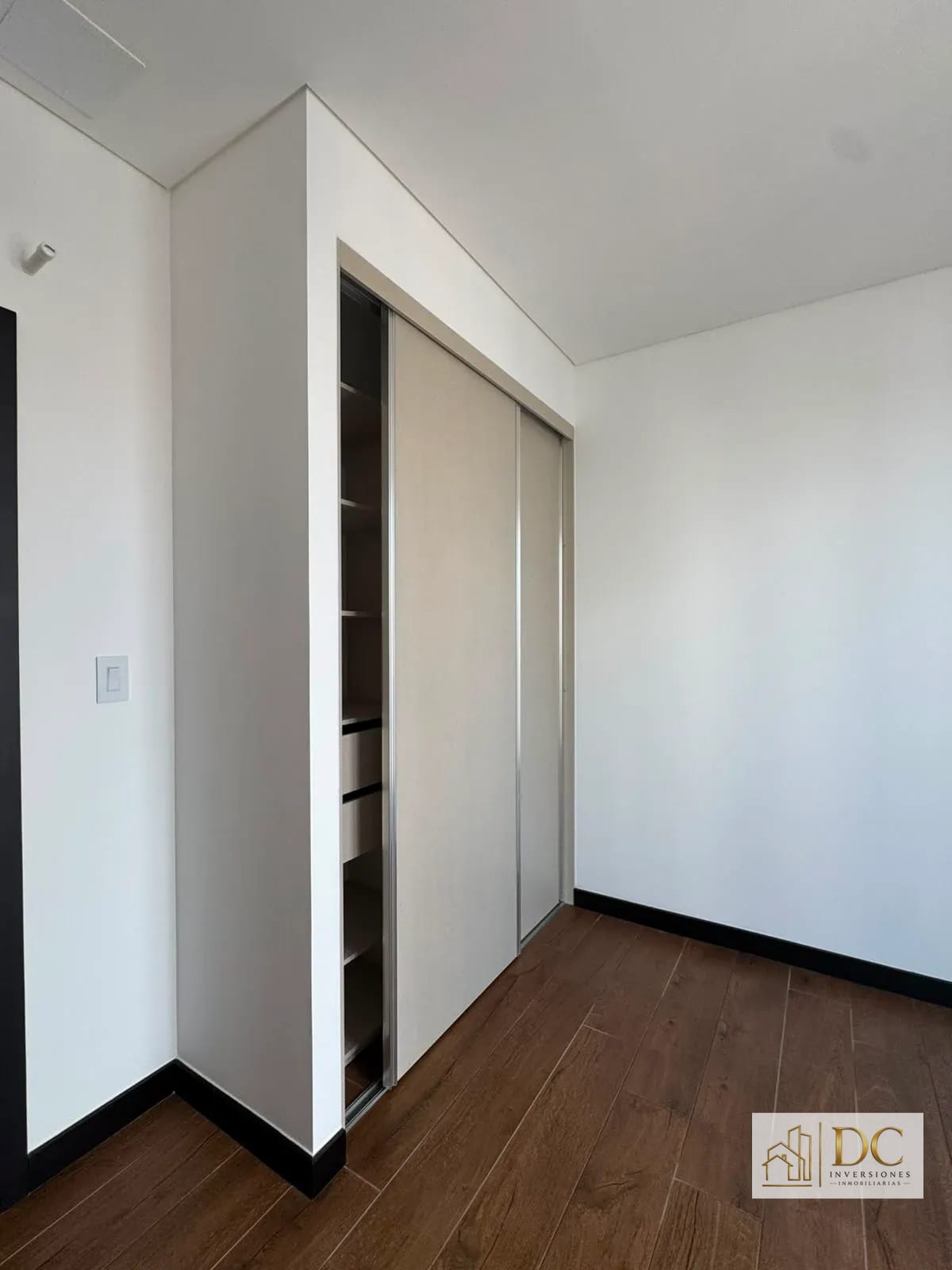 đ APARTAMENTO EN RENTA â 2 HAB + BALCĂN | LIRIOS CAYALĂ | ZONA 16 â Apartamento en Alquiler en Lirios de CayalĂĄ I, Zona 16, Guatemala, Ciudad â foto 6 de 11