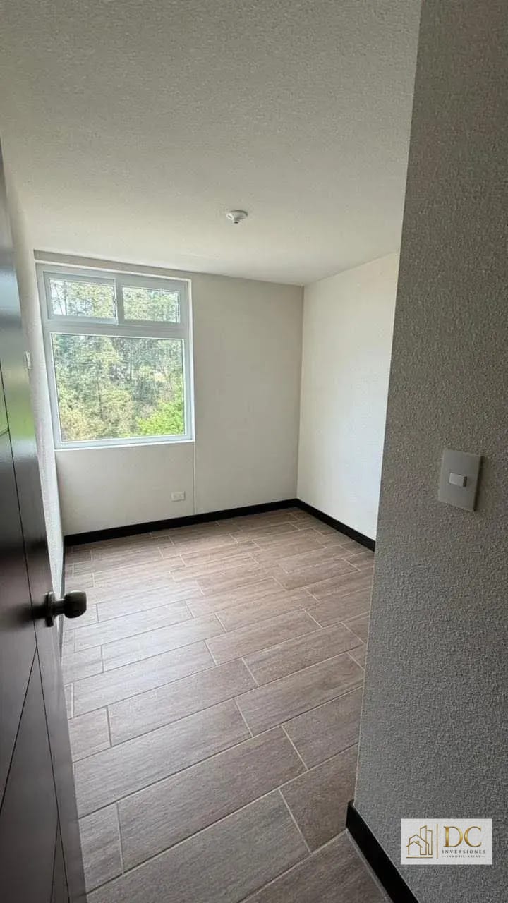 📍 APARTAMENTO EN RENTA – 3 HAB + VISTA AL BOSQUE | EDIFICIO MONET | SANTA CATARINA PINULA — Apartamento en Alquiler en Santa Catarina Pinula, Guatemala, Ciudad — foto 4 de 11