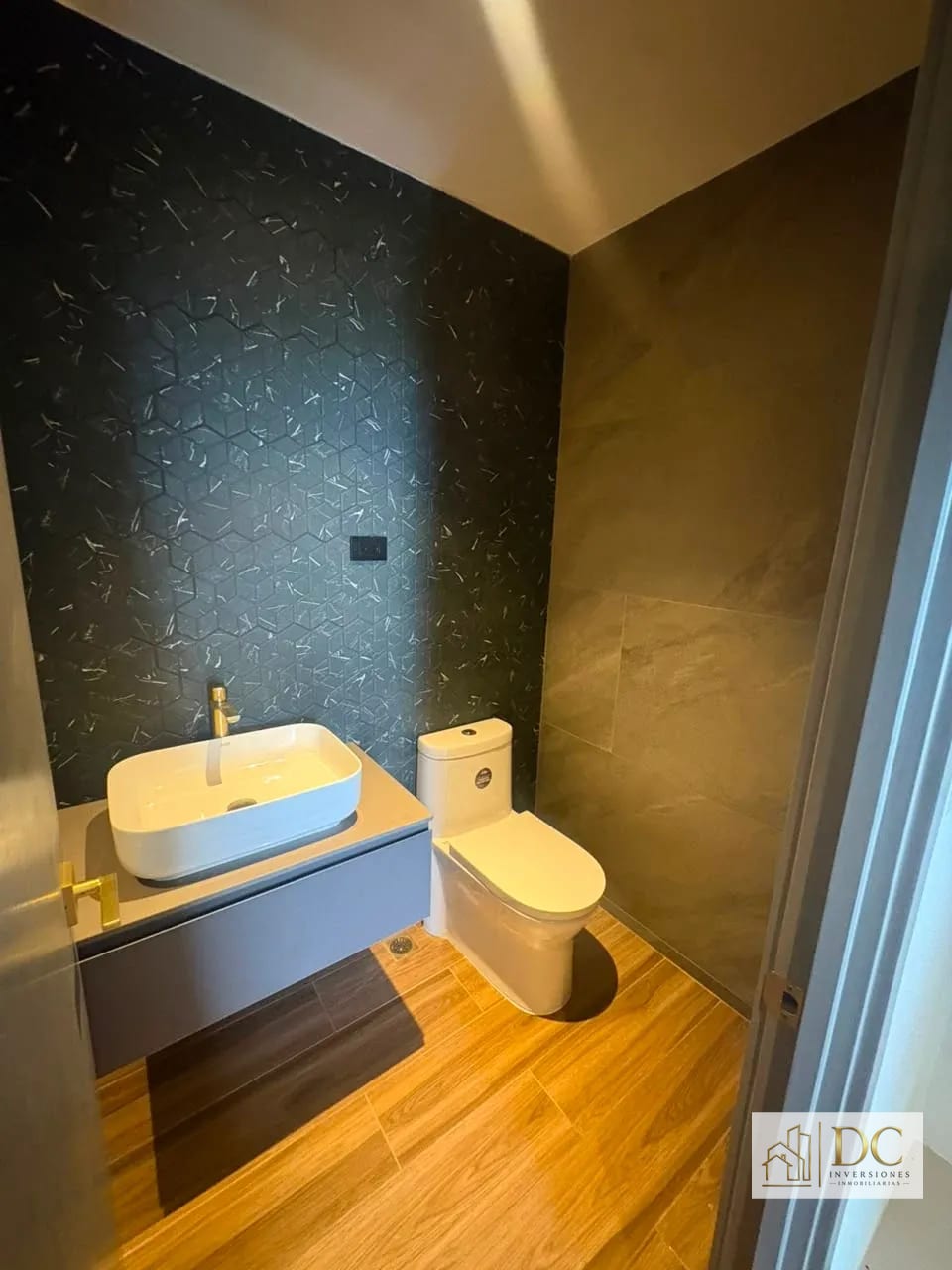 📍 APARTAMENTO EN RENTA – 3 HAB + LÍNEA BLANCA + NIVEL ALTO | ATARAH | ZONA 10 — Apartamento en Alquiler en Atarah, Zona 10, Guatemala, Ciudad — foto 11 de 15