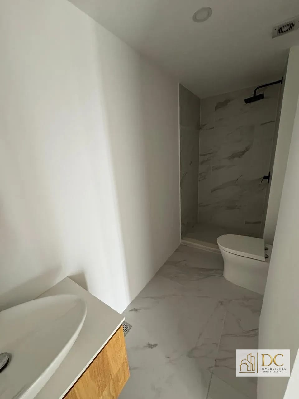 đ Apartamento en Venta â 3 Hab + 2 Parqueos | Edificio CĂ©ntrico | Z.5 â Apartamento en Venta en CĂ©ntrico, Zona 5, Guatemala, Ciudad â foto 8 de 12