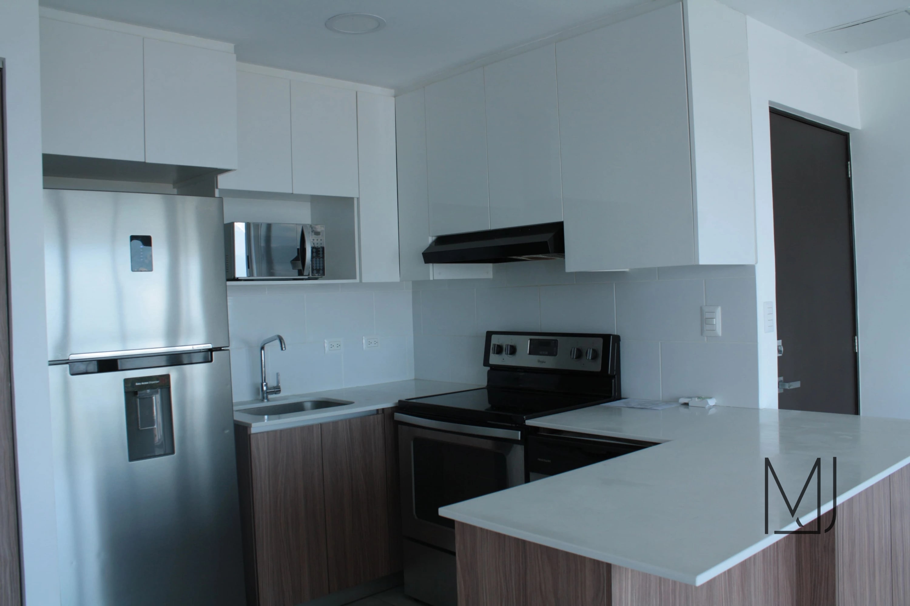 Apartamento en Alquiler / Venta | Edificio Telia | Zona 15 VH2 | 2 habitaciones · Balcón — Apartamento en Alquiler en Telia, Zona 15, Guatemala, Ciudad — foto 4 de 14