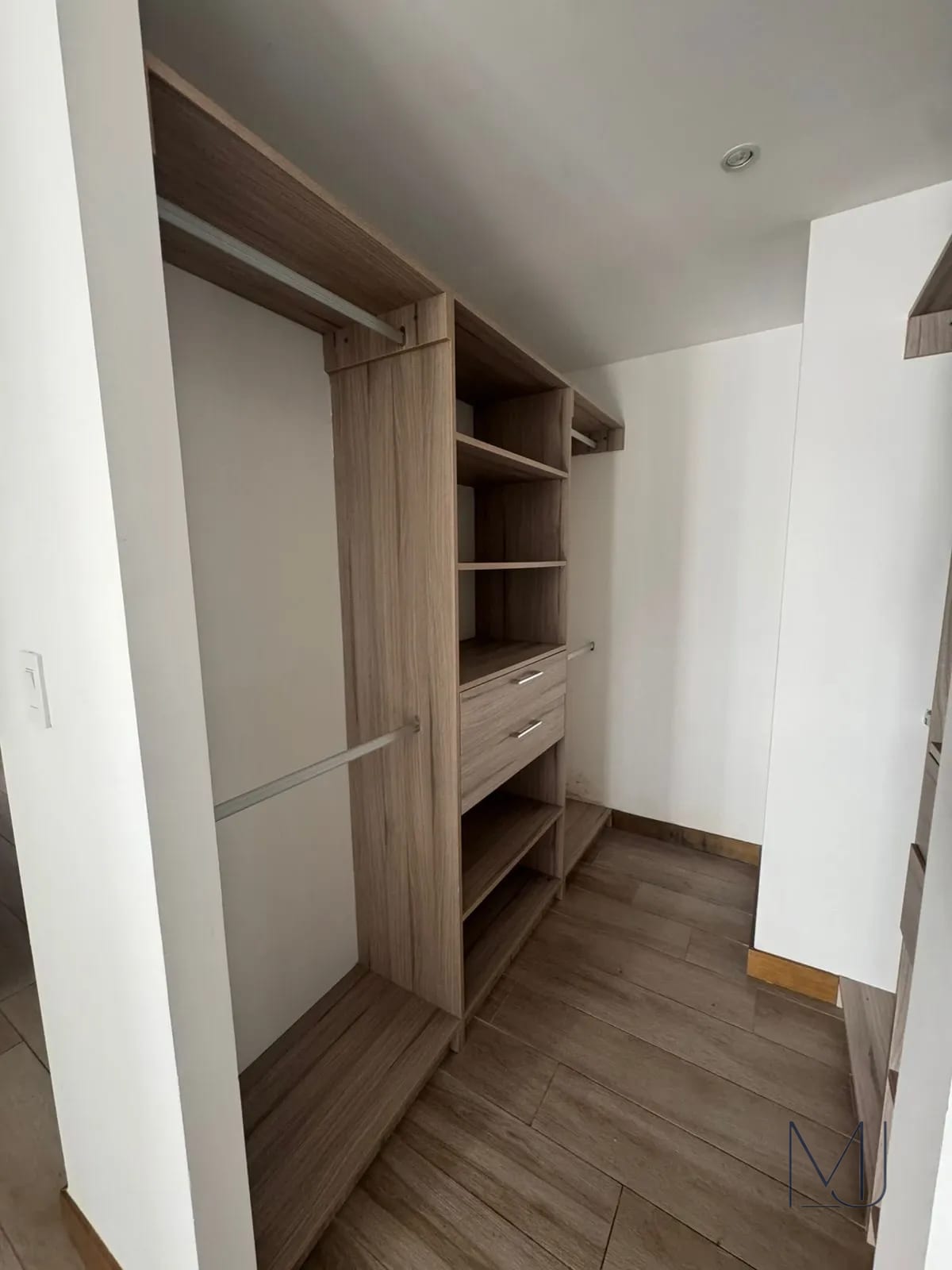 Apartamento en Alquiler | AOKI | 2 hab. | Zona 14 | La Villa — Apartamento en Alquiler en AOKI, Zona 14, Guatemala, Ciudad — foto 11 de 12