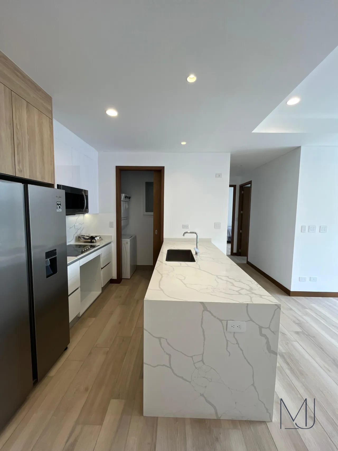 Apartamento en Alquiler | Ferré Diez | Zona 10 | Nuevo · 2 habitaciones — Apartamento en Alquiler en Ferré Diez, Zona 10, Guatemala, Ciudad — foto 2 de 17