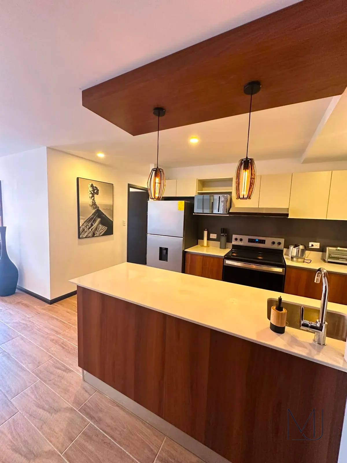Apartamento Amueblado en Alquiler | Edificio Essenza | Zona 13 | 2 ha · alto — Apartamento en Alquiler en Zona 13, Guatemala, Ciudad — foto 4 de 10