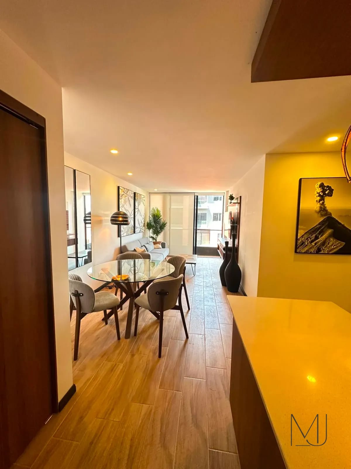 Apartamento Amueblado en Alquiler | Edificio Essenza | Zona 13 | 2 ha · alto — Apartamento en Alquiler en Zona 13, Guatemala, Ciudad — foto 3 de 10