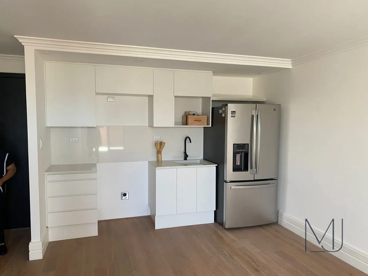 Apartamento en Venta | Edificio Céntrico | Zona 5 | 2 hab. · Terraza — Apartamento en Alquiler en Céntrico, Zona 5, Guatemala, Ciudad — foto 2 de 10