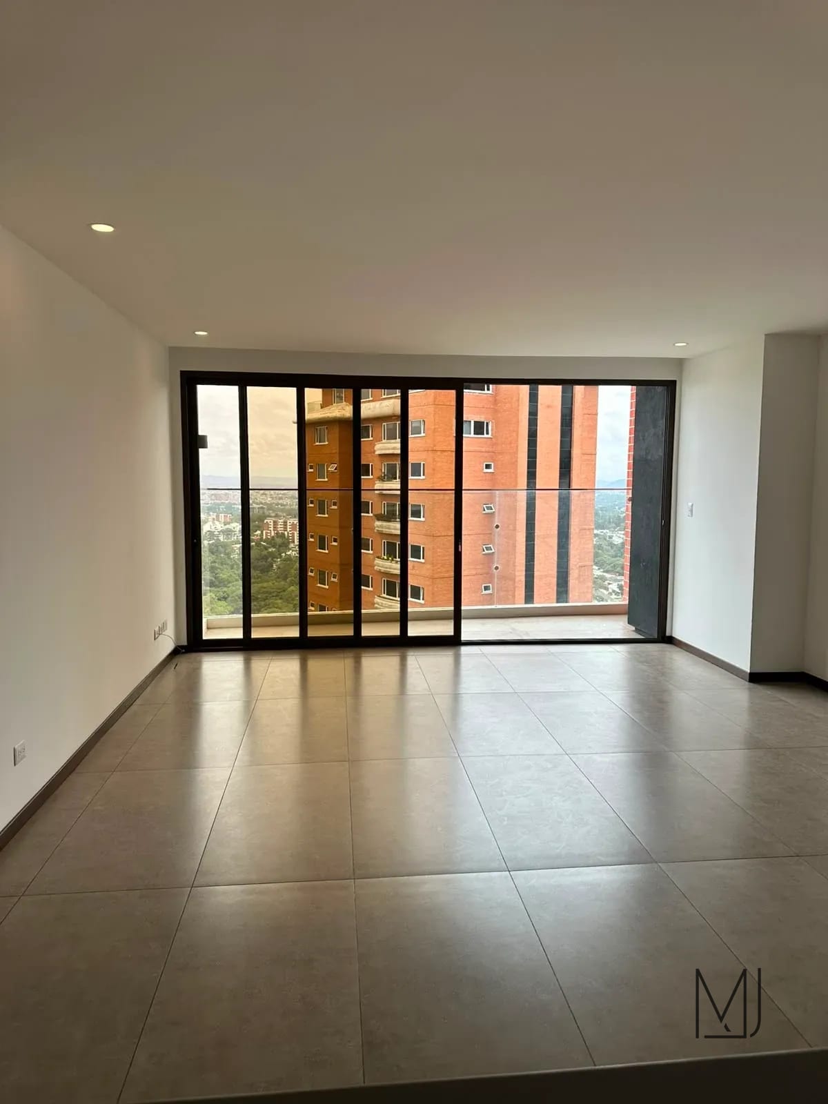 Apartamento en Alquiler | Albero San Lázaro | Zona 15 | 111 m² · 3 Hab — Apartamento en Alquiler en Albero San Lazaro, Zona 15, Guatemala, Ciudad — foto 4 de 17