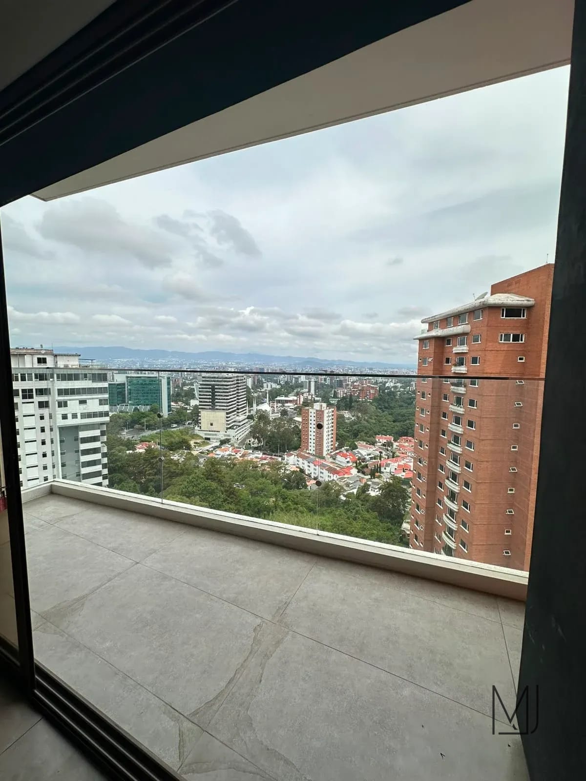 Apartamento en Alquiler | Albero San Lázaro | Zona 15 | 111 m² · 3 Hab — Apartamento en Alquiler en Albero San Lazaro, Zona 15, Guatemala, Ciudad — foto 9 de 17