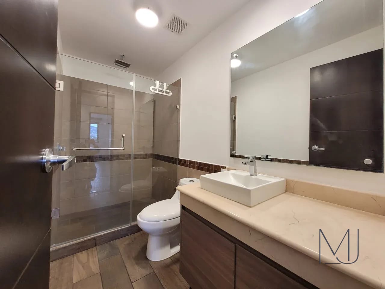 Apartamento Amueblado en Alquiler | Edificio Verona | Zona 10 | 100 m² — Apartamento en Alquiler en Verona, Zona 10, Guatemala, Ciudad — foto 17 de 17