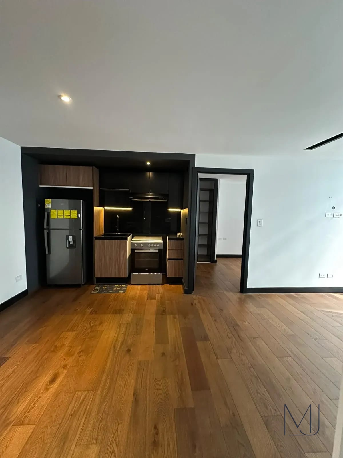 Apartamento en renta | Villa Mariscal | Zona 11 | 2 habitaciones — Apartamento en Alquiler en Villa Mariscal, Zona 11, Guatemala, Ciudad — foto 1 de 14
