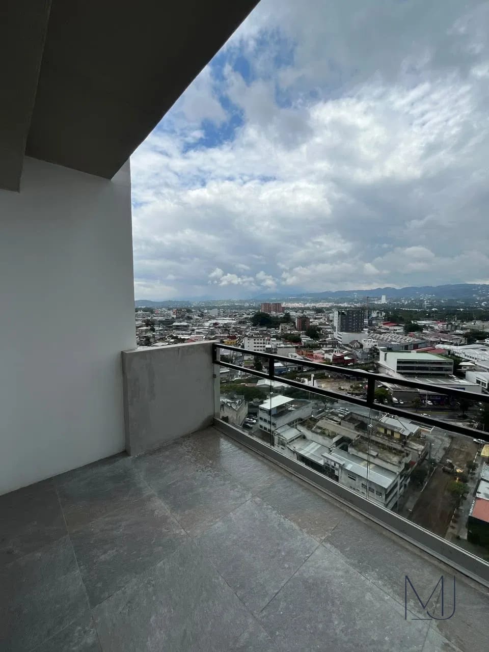 Apartamento en venta | Inara Cuatro Norte | 2 habs | Balcón N. alto — Apartamento en Venta en Inara Cuatro Norte, Zona 4, Guatemala, Ciudad — foto 3 de 16