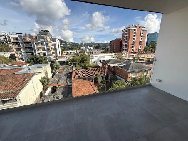 Rento apartamento en Zona 15 Vista Hermosa 2 EDIFICIO NUEVO EXCLUSIVO — Apartamento en Alquiler en Zona 15, Guatemala, Ciudad — foto 1 de 17