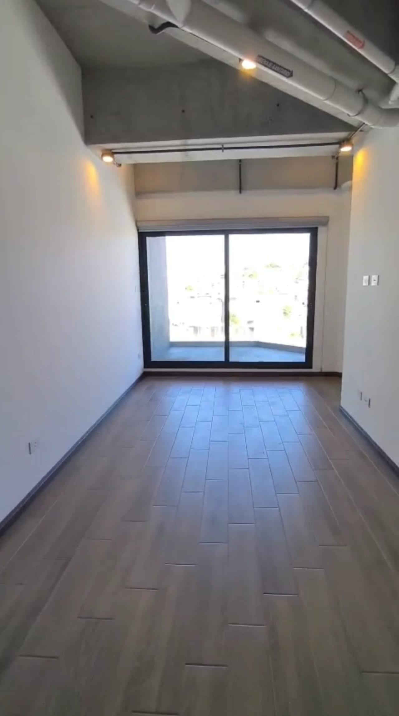 Rento apartamento en Zona 4 CERCA DE 4 GRADOS NORTE EDIFICIO NUEVO — Apartamento en Alquiler en Séptimo, Zona 4, Guatemala, Ciudad — foto 3 de 17