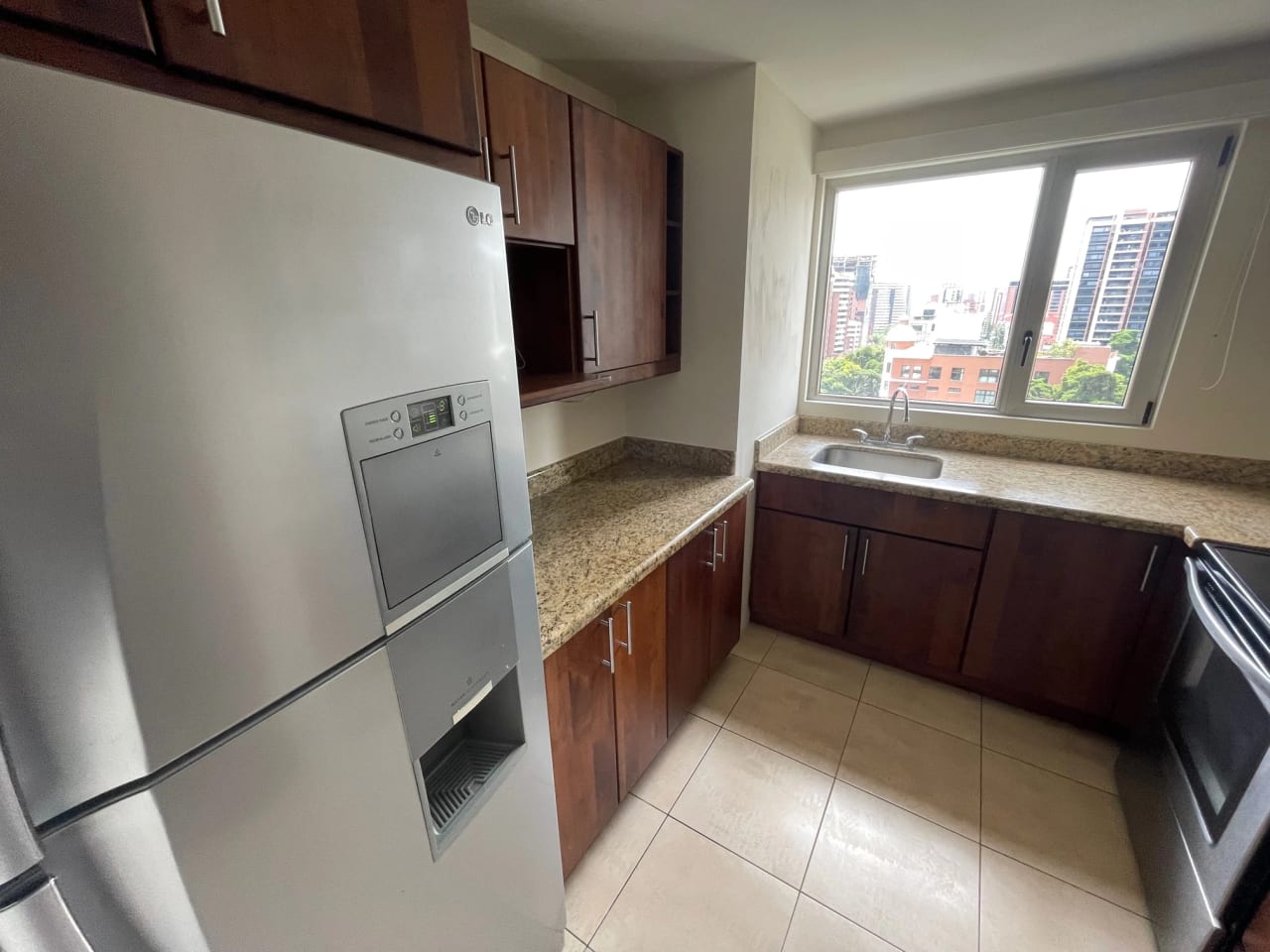 Rento apartamento de 3 dormitorios en Zona 14 CERCA DE EUROPLAZA — Apartamento en Alquiler en Catania, Zona 14, Guatemala, Ciudad — foto 7 de 17