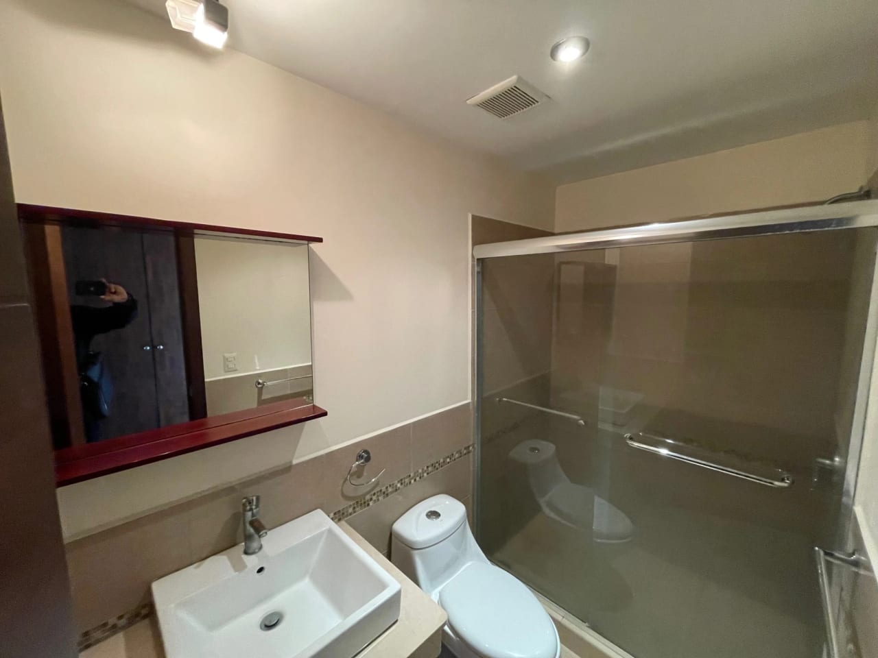 Rento apartamento de 3 dormitorios en Zona 14 CERCA DE EUROPLAZA — Apartamento en Alquiler en Catania, Zona 14, Guatemala, Ciudad — foto 10 de 17