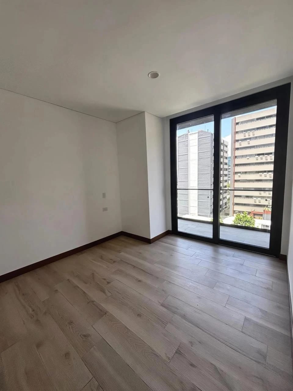 Apartamento en Renta en Zona 10 EDIFICIO FERRE DIEZ Z.10 — Apartamento en Alquiler en Ferré Diez, Zona 10, Guatemala, Ciudad — foto 3 de 17