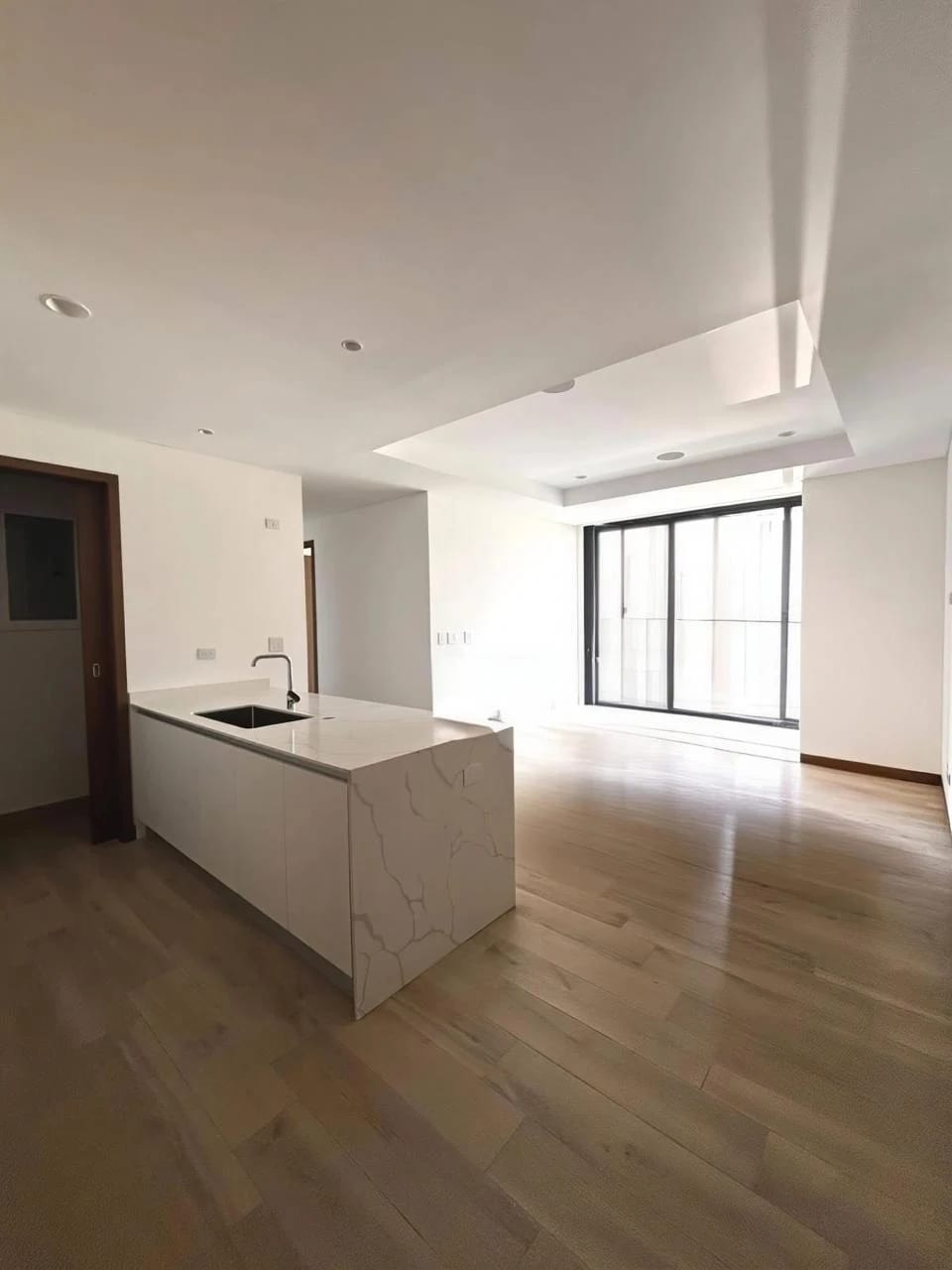 Apartamento en Renta en Zona 10 EDIFICIO FERRE DIEZ Z.10 — Apartamento en Alquiler en Ferré Diez, Zona 10, Guatemala, Ciudad — foto 2 de 17