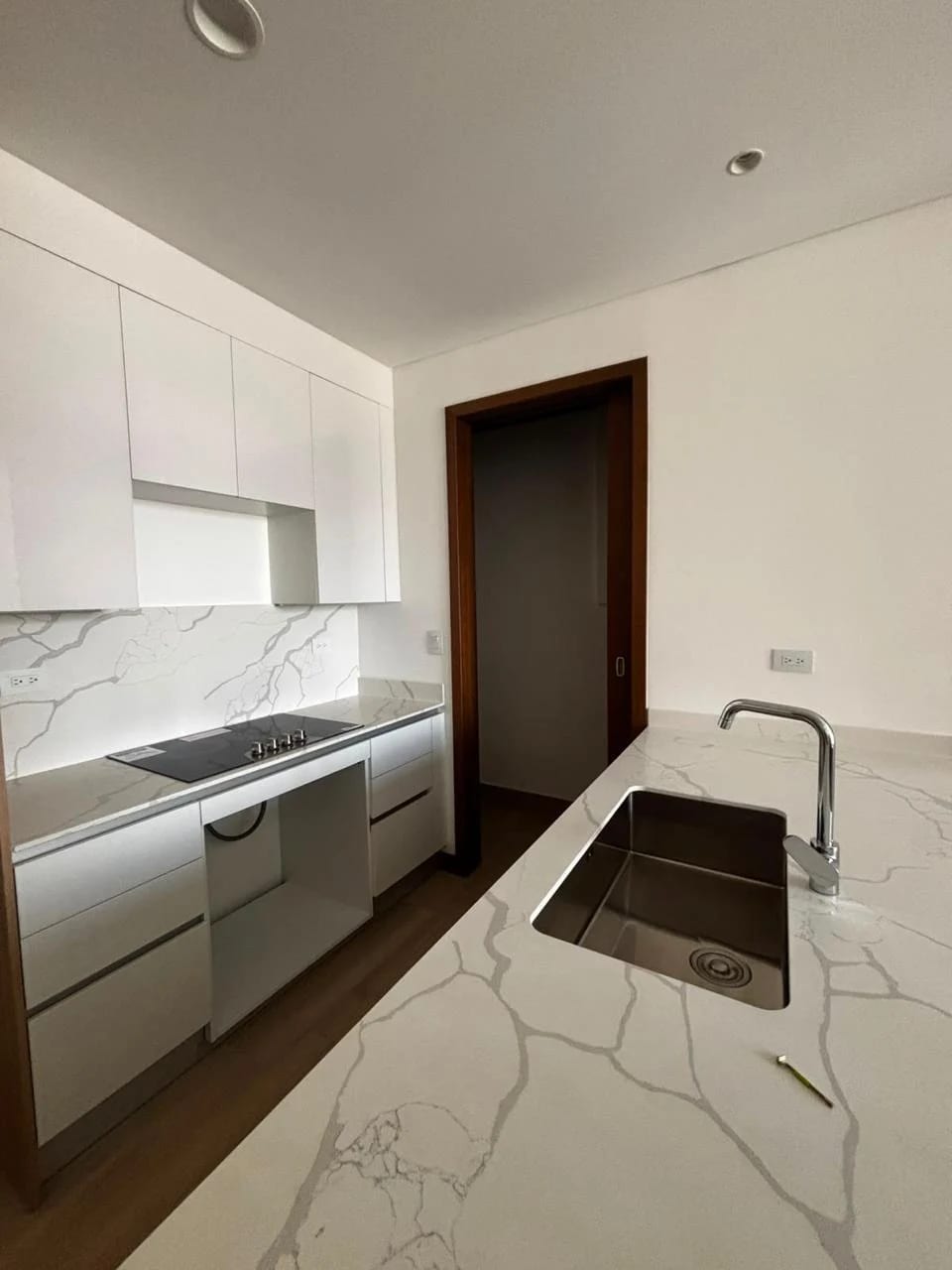 Apartamento en Renta en Zona 10 EDIFICIO FERRE DIEZ Z.10 — Apartamento en Alquiler en Ferré Diez, Zona 10, Guatemala, Ciudad — foto 8 de 17