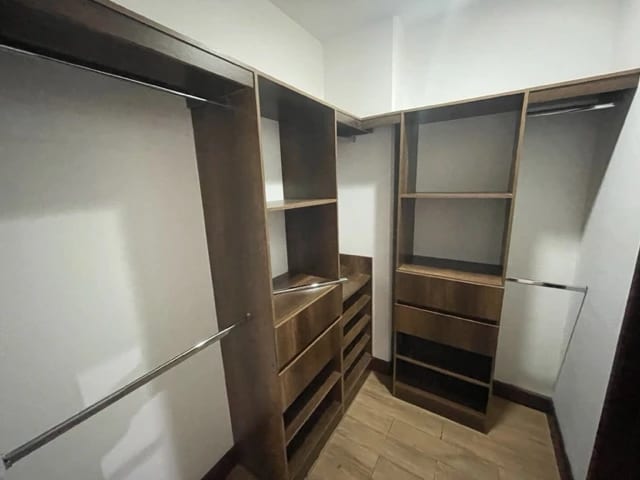 Rento apartamento en Zona 10 OAKLAND EDIFICIO EXCLUSIVO — Apartamento en Alquiler en Zona 10, Guatemala, Ciudad — foto 15 de 17