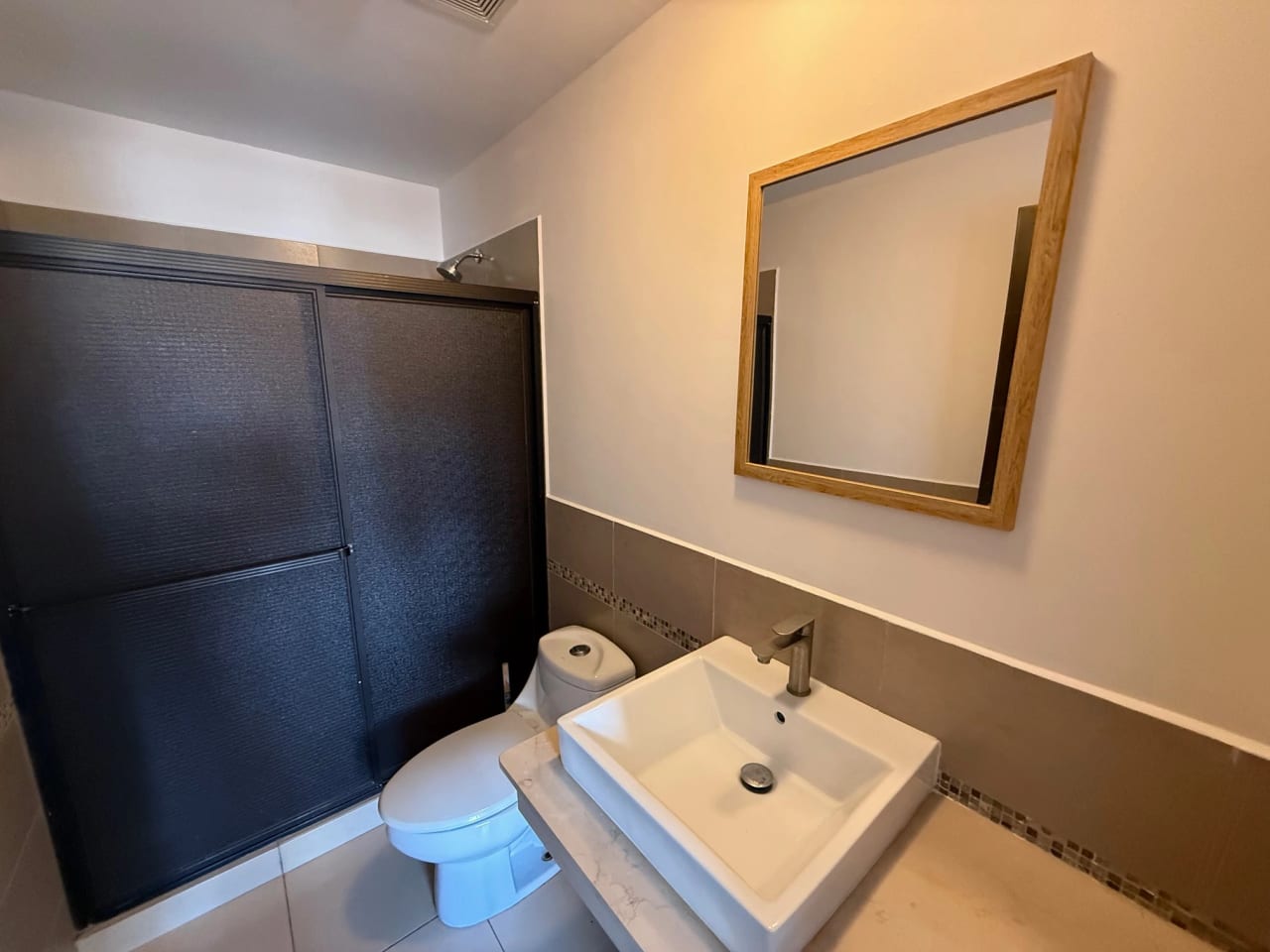 Rento apartamento en Zona 14 EDIFICIO EXCLUSIVO CERCA EUROPLAZA — Apartamento en Alquiler en Catania, Zona 14, Guatemala, Ciudad — foto 12 de 17