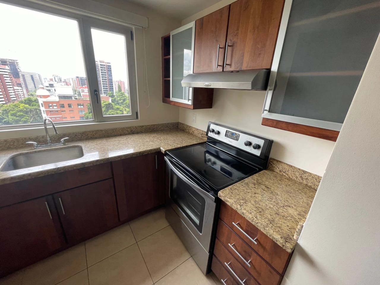 Rento apartamento en Zona 14 EDIFICIO EXCLUSIVO CERCA EUROPLAZA — Apartamento en Alquiler en Catania, Zona 14, Guatemala, Ciudad — foto 17 de 17
