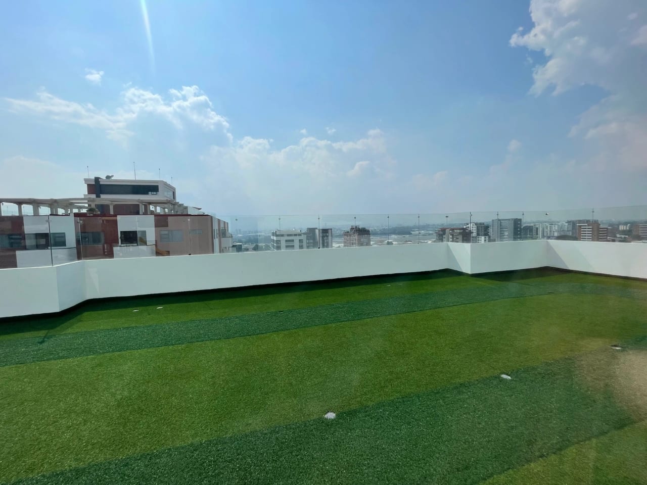 Rento apartamento en Zona 14 EDIFICIO EXCLUSIVO ROOFTOP CON PISCINA — Apartamento en Alquiler en Casa Roble, Zona 14, Guatemala, Ciudad — foto 3 de 17