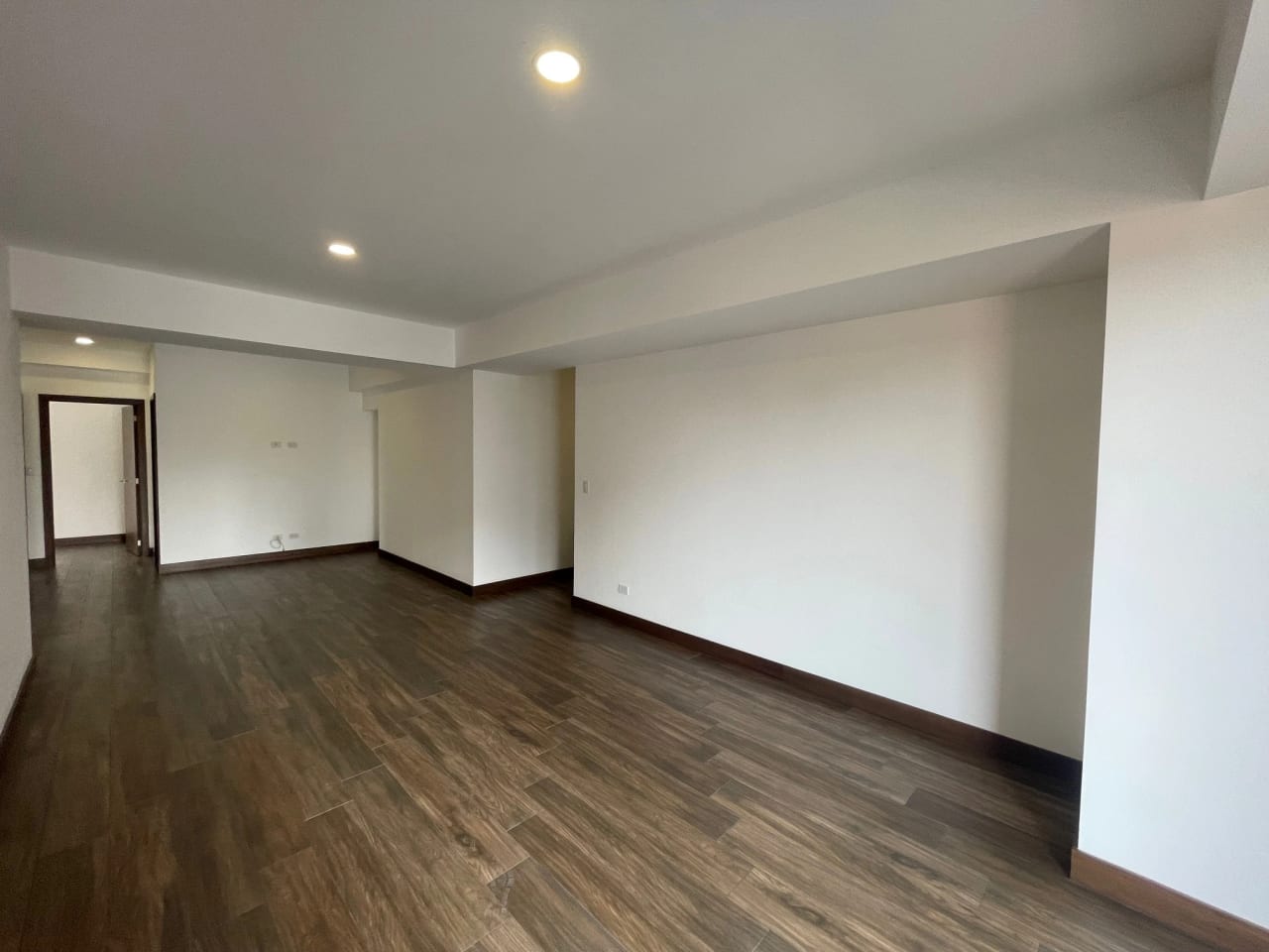 Rento apartamento en Zona 14 EDIFICIO EXCLUSIVO ROOFTOP CON PISCINA — Apartamento en Alquiler en Casa Roble, Zona 14, Guatemala, Ciudad — foto 7 de 17