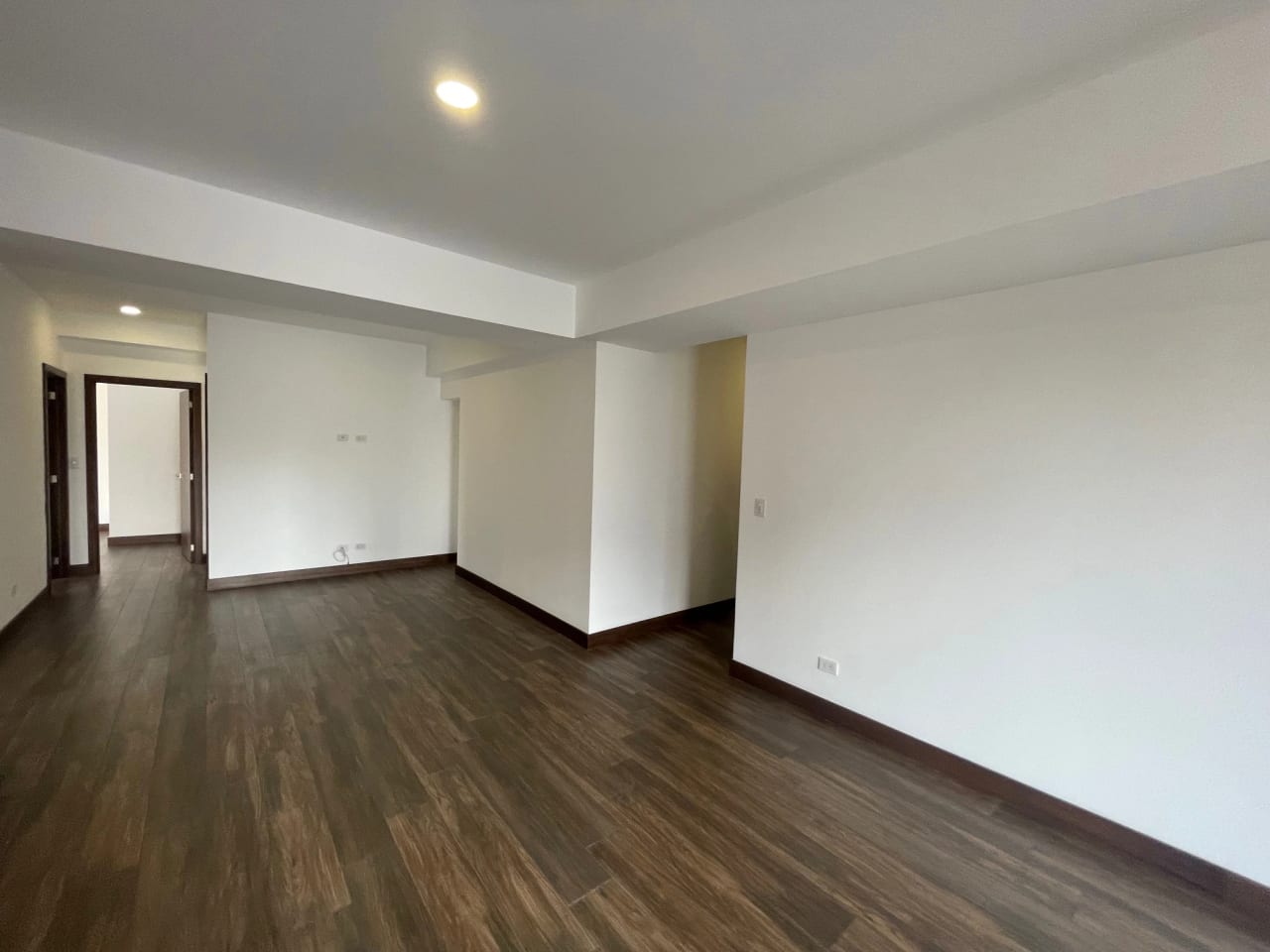 Rento apartamento en Zona 14 EDIFICIO EXCLUSIVO ROOFTOP CON PISCINA — Apartamento en Alquiler en Casa Roble, Zona 14, Guatemala, Ciudad — foto 10 de 17