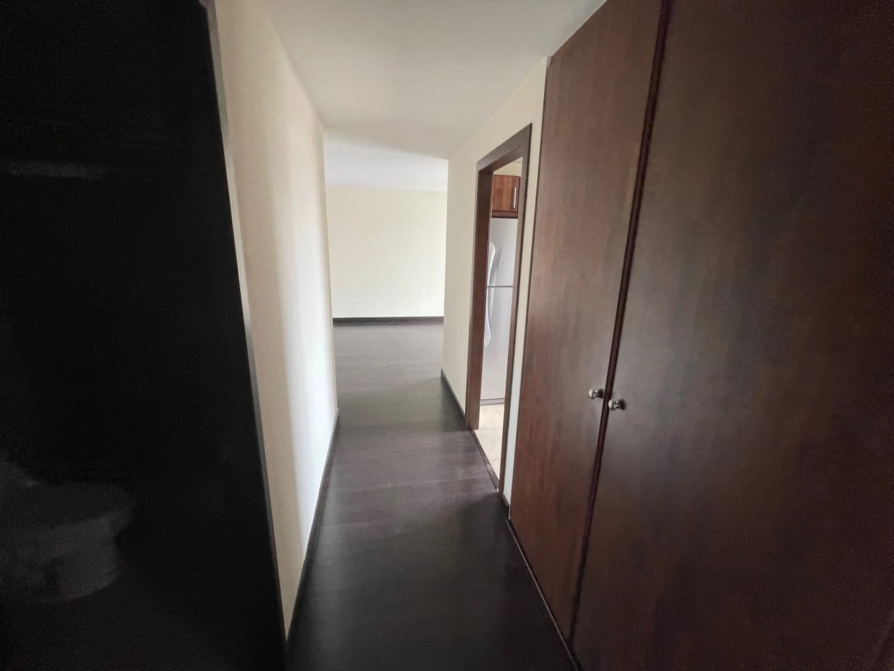 Rento apartamento en Zona 14 EDIFICIO EXCLUSIVO CERCA EUROPLAZA — Apartamento en Alquiler en Catania, Zona 14, Guatemala, Ciudad — foto 13 de 17