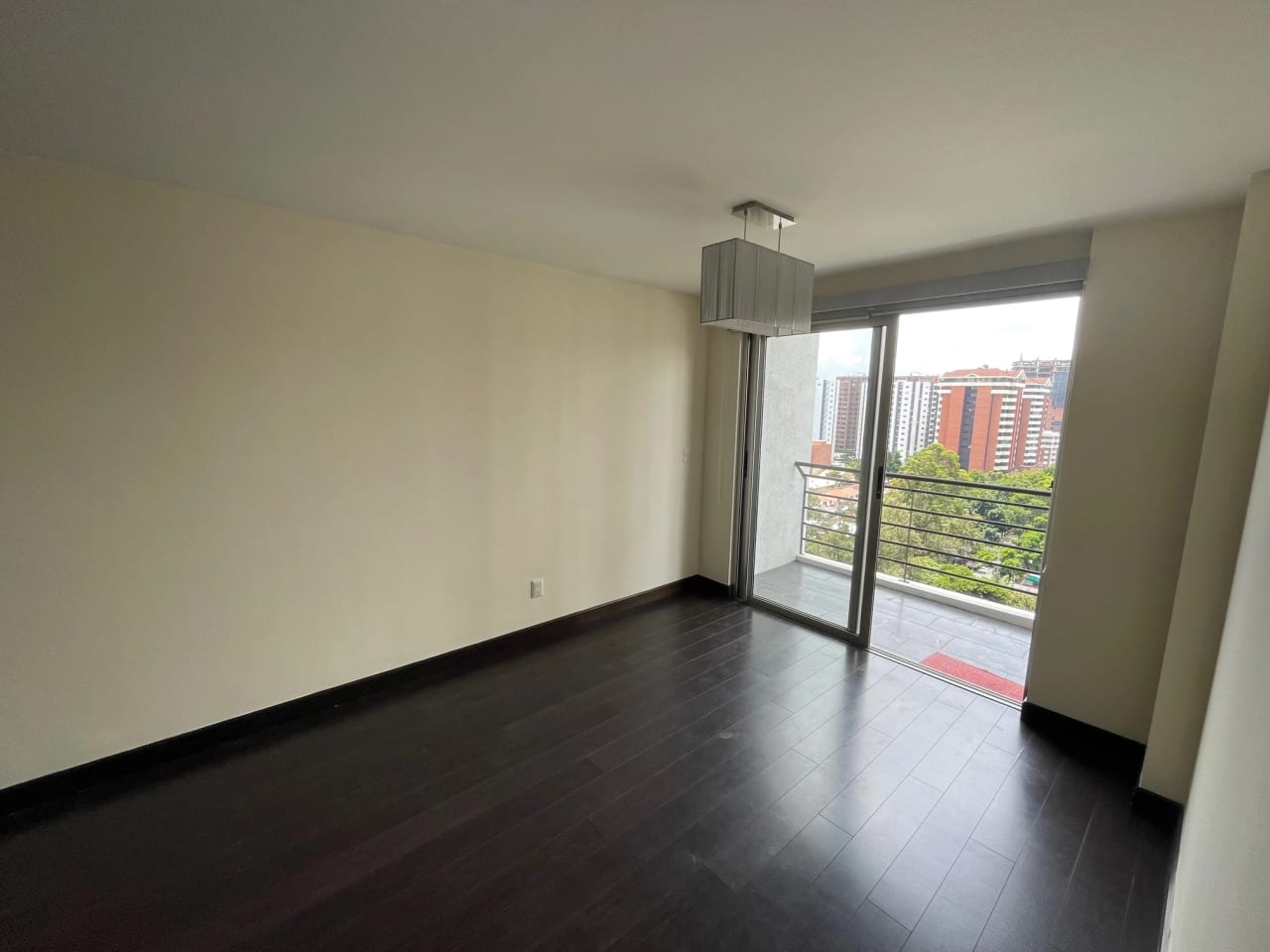 Rento apartamento en Zona 14 EDIFICIO EXCLUSIVO CERCA EUROPLAZA — Apartamento en Alquiler en Catania, Zona 14, Guatemala, Ciudad — foto 16 de 17